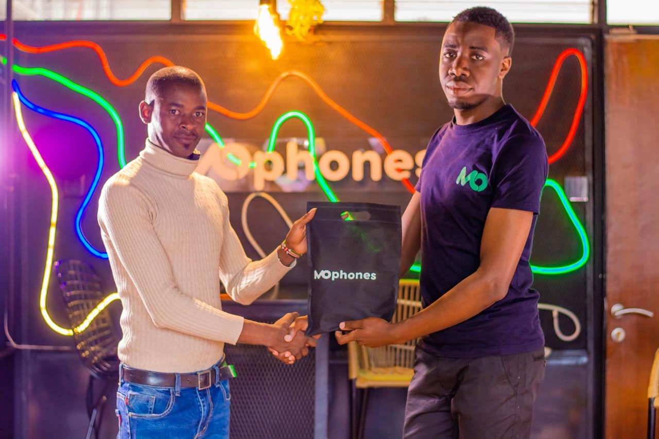 MoPhones offers affordable, high-quality renewed smartphones in Kenya, promoting sustainability through reducing e-waste and flexible payment options.